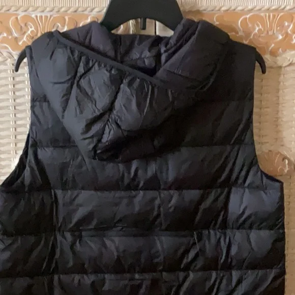 Aire Puffer Vest EUC by Athleta - Picture 11 of 12